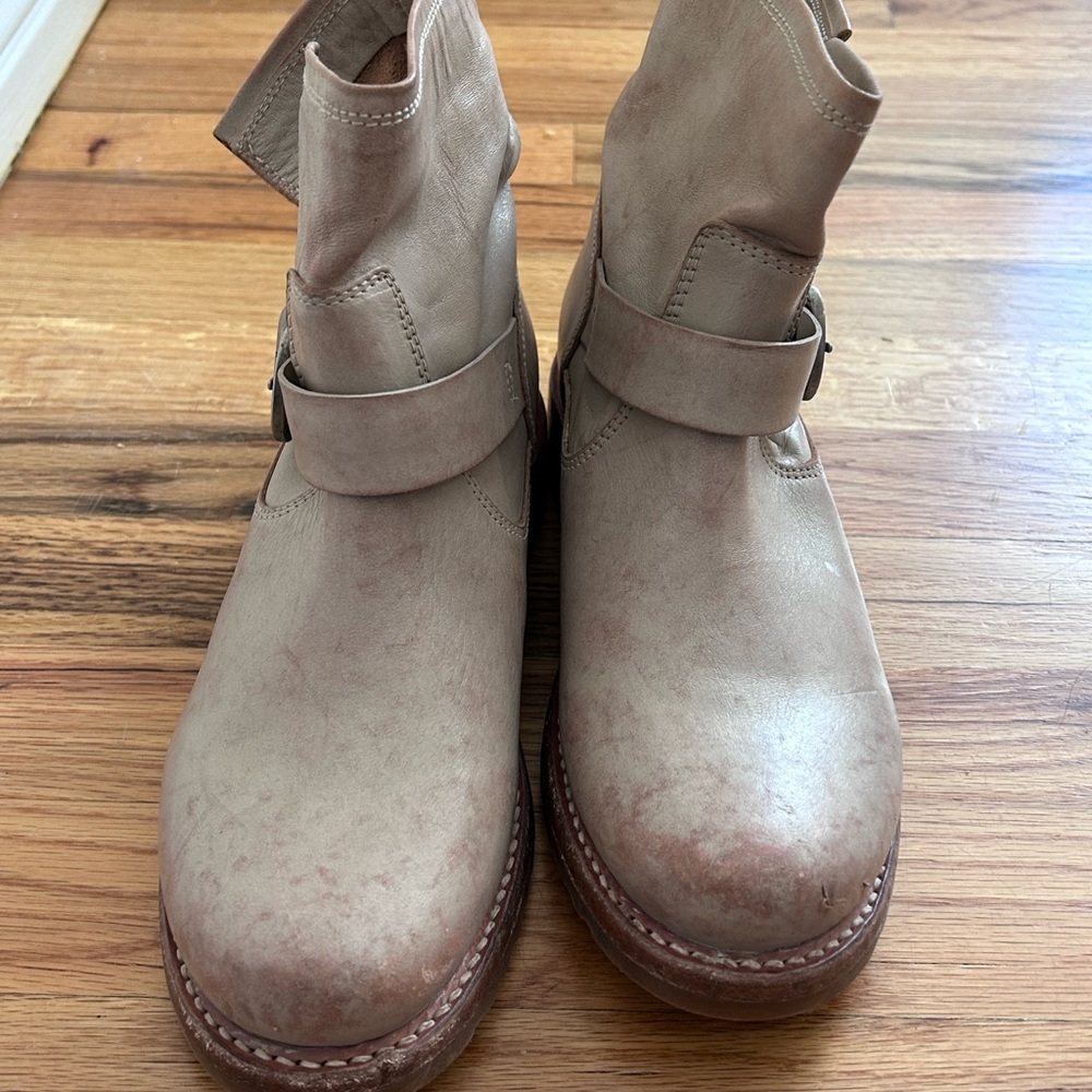 FRYE- VERONICA BOOTIE- NEW